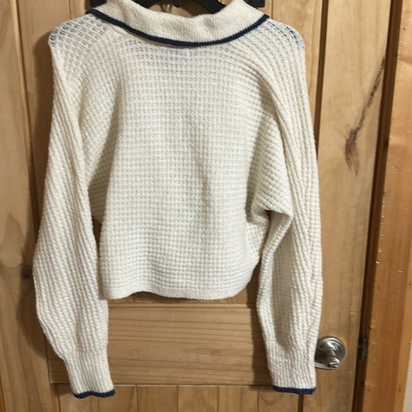 SO Women's White Cropped Sweater - Picture 5 of 5
